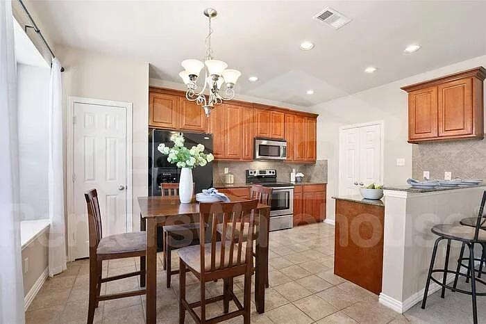 3612 Vienna St — Photo 6