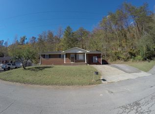933 Fitzpatrick Rd, Prestonsburg, KY 41653