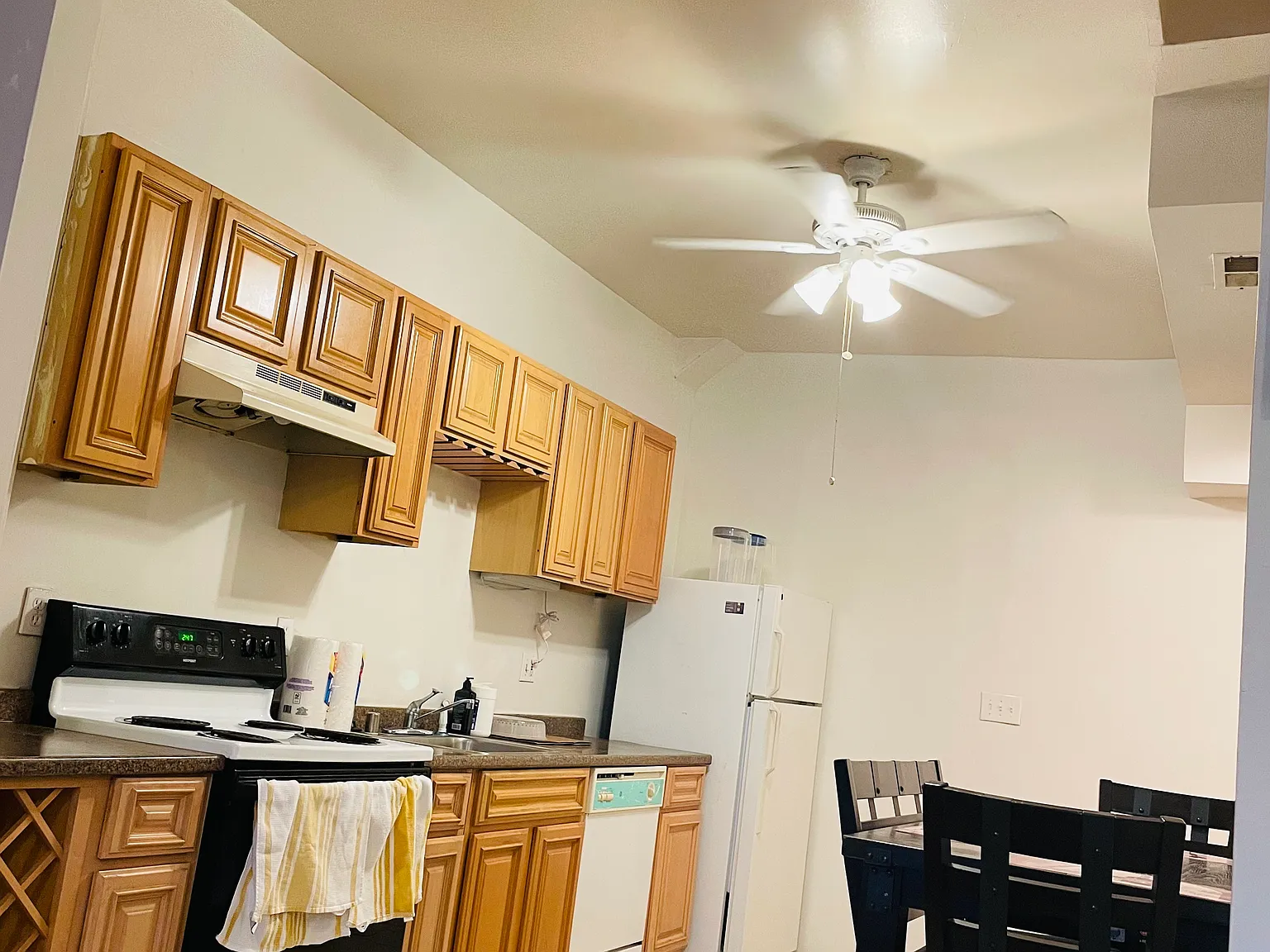 1721 Guilford Ave — Photo 4