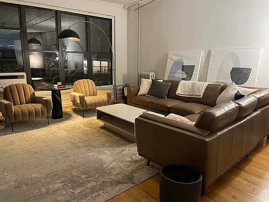 Rented by Candid Listings LLC | media 18