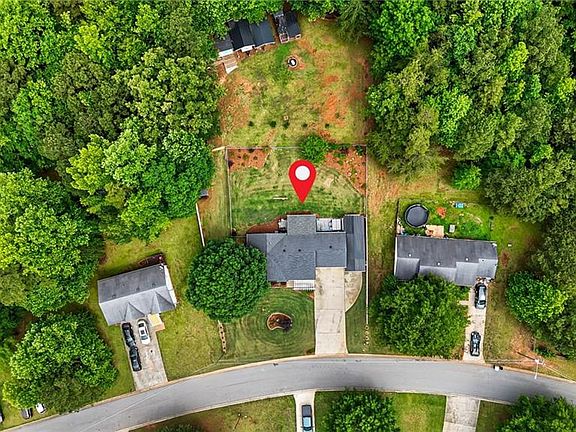 2nd image of 64 Wayfaring Dr