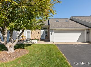 1037 Fairfield Dr, Hudsonville, MI 49426