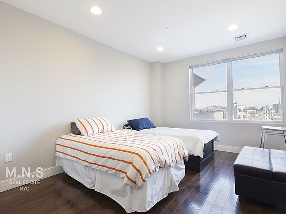 4th image of 456 Grand St APT 5D