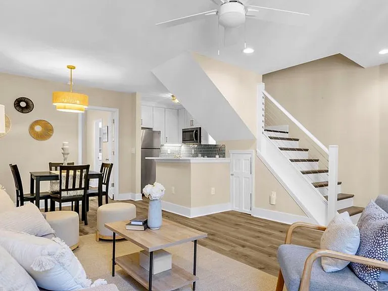 39 Radcliffe St #C — Photo 1