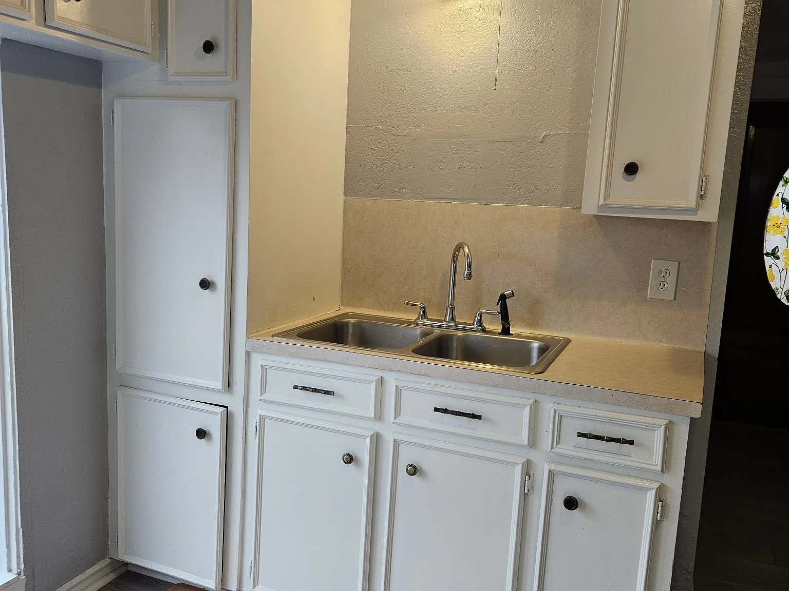 1 bed, 955 sqft, $1,000 — Photo 4