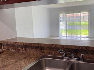10137 Twin Lakes Dr #10137R, Pompano Beach, FL 33071