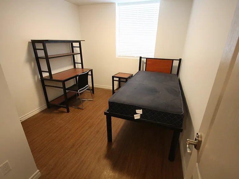 1100 Main St W #204-1 — Photo 9