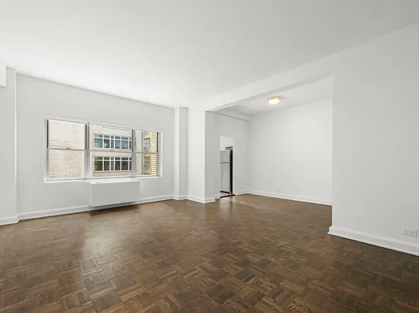 136 East 55th Street image 1 of 7