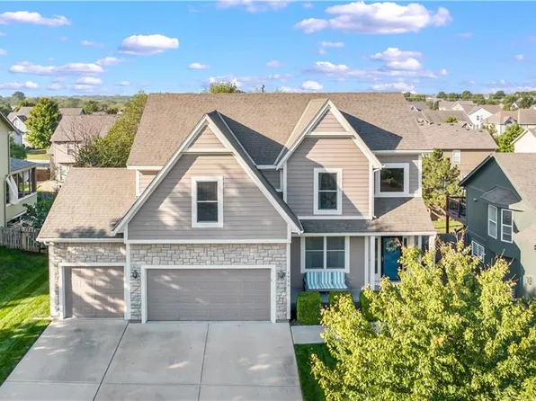 1925 W Ferrel Dr, Olathe, KS 66061