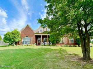 75 Cobblestone Ln N, Hernando, MS 38632