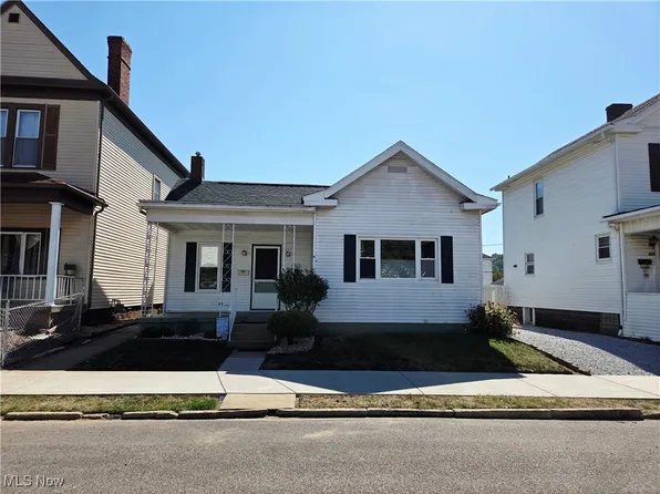 916 Pearl St, Martins Ferry, OH 43935