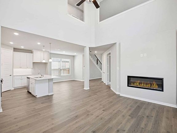 4th image of 2531 Auburn St