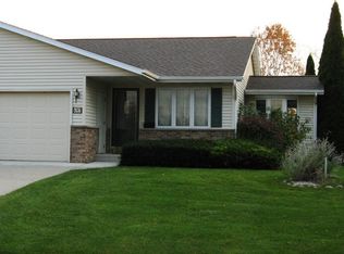 647 Minnesota Ave, Oostburg, WI 53070
