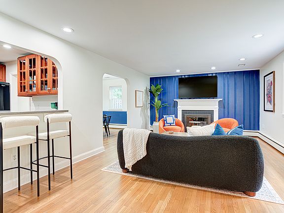 2nd image of 7 Carol Ln