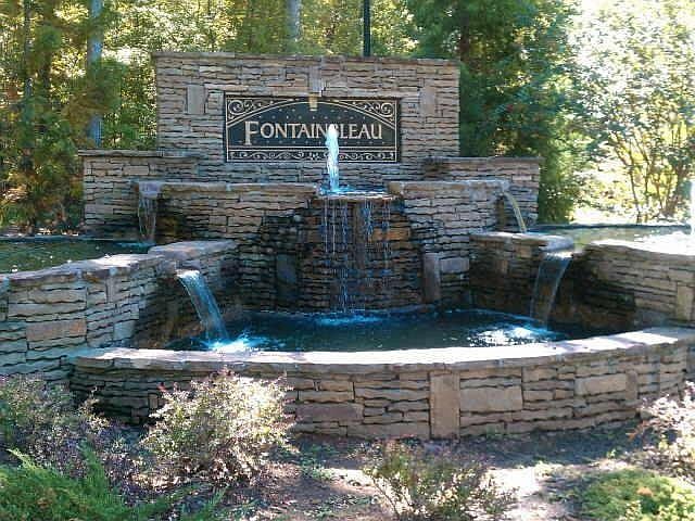 1st image of 2017 Fontainbleau Dr