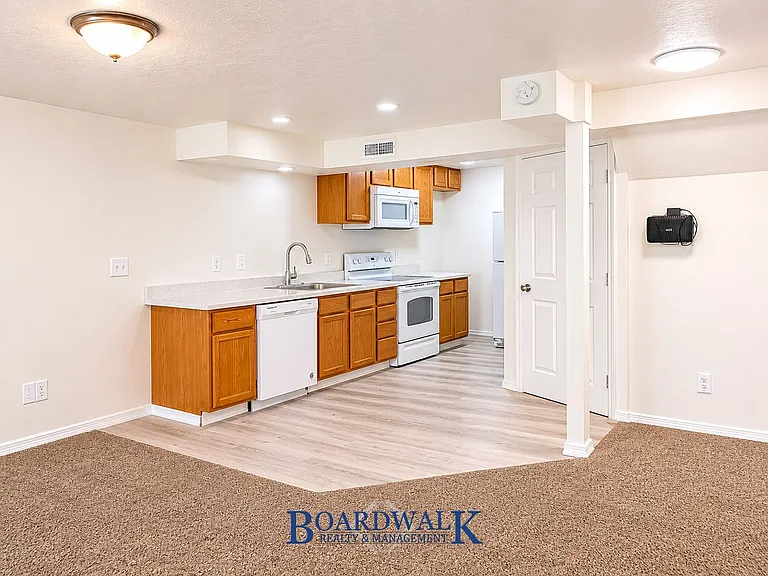 3549 S Colby Ave — Photo 16