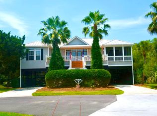 24 Battery Park Rd, Edisto Island, SC 29438