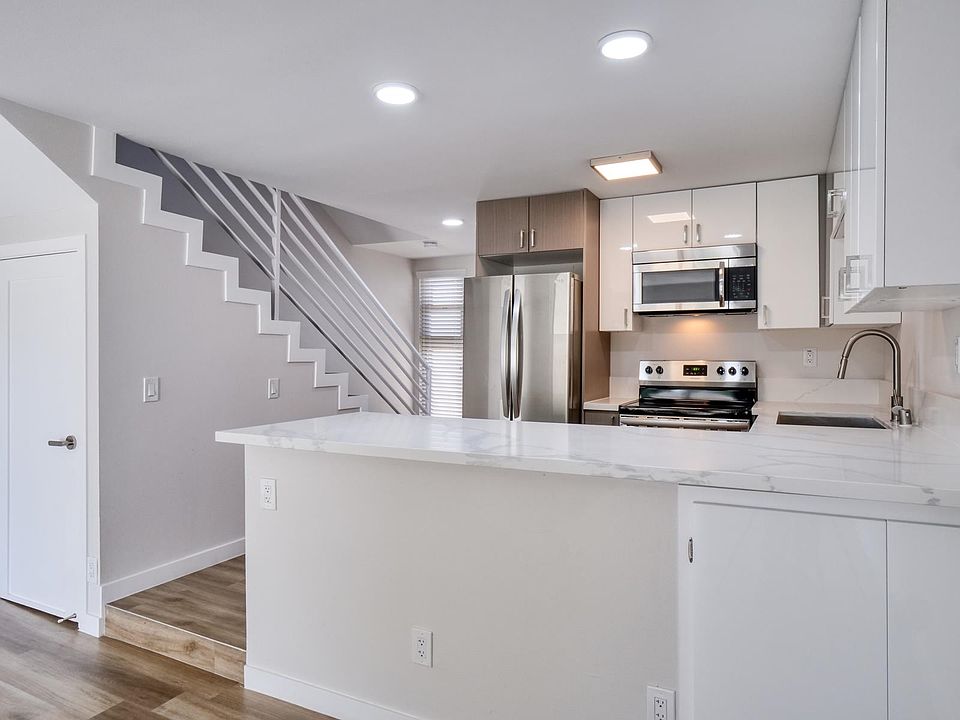 1st image of 2106 Manhattan Beach Blvd APT 11