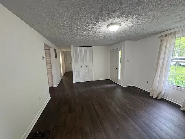 124 Boston Dr — Photo 8