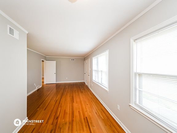 4th image of 3085 Cromwell Ave