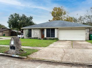 16 Wagon Lane Loop, Angleton, TX 77515