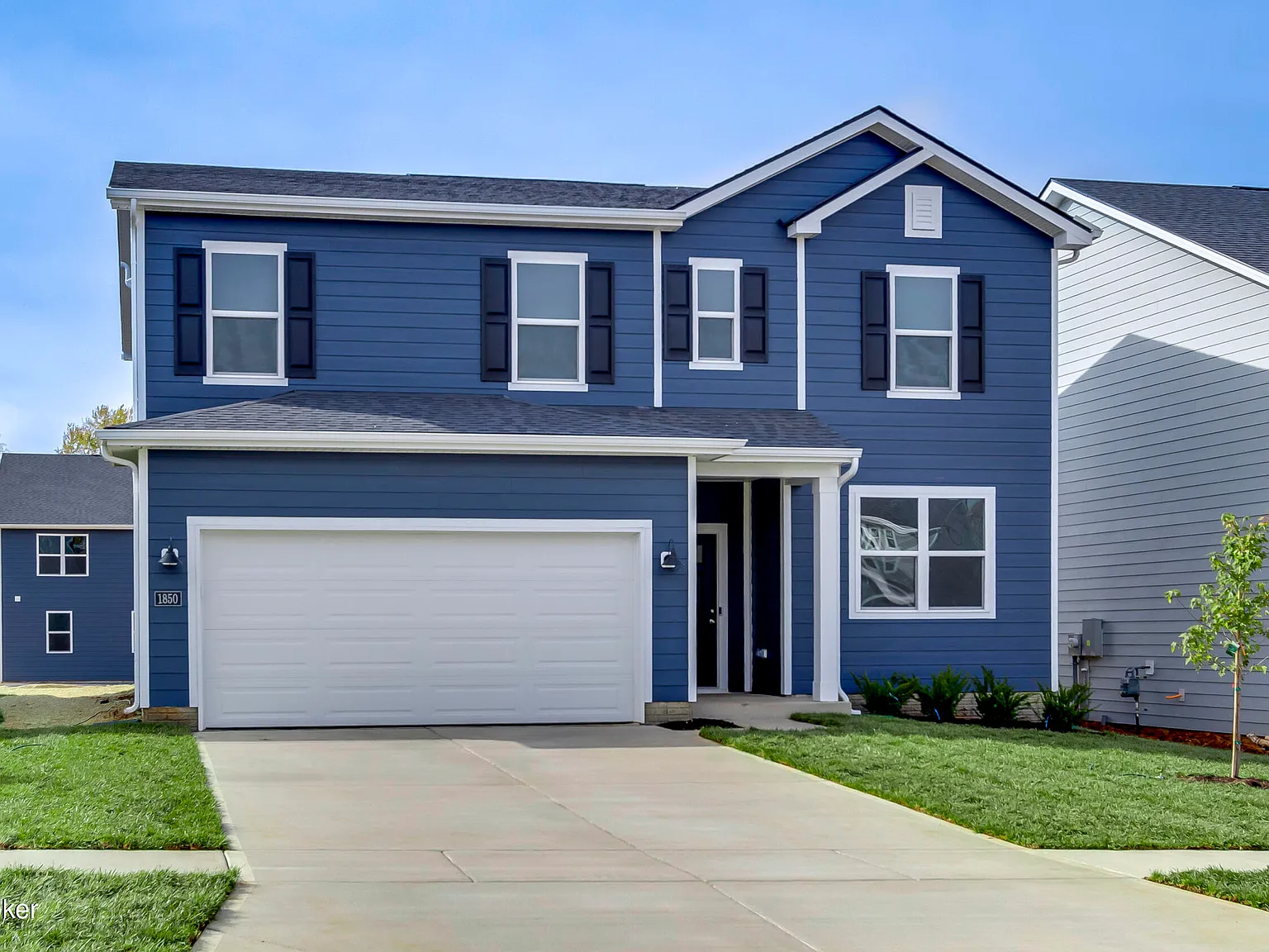 4 bed, 2.5 bath, 2300 sqft, $2,700 — Photo 2