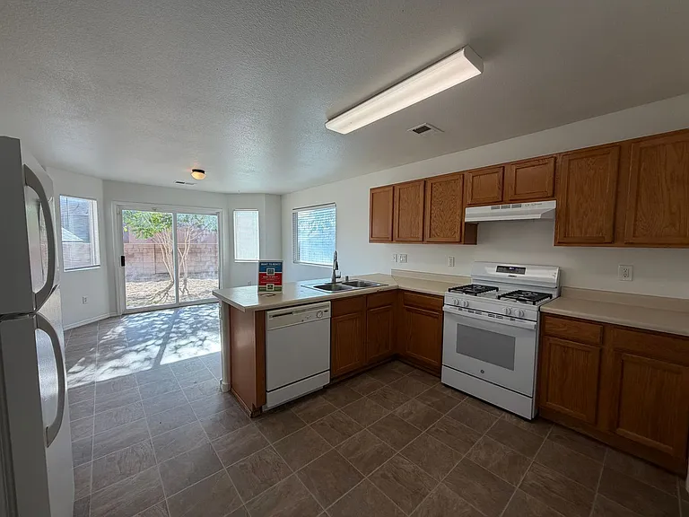 6901 Don Xavier Ave SW — Photo 25