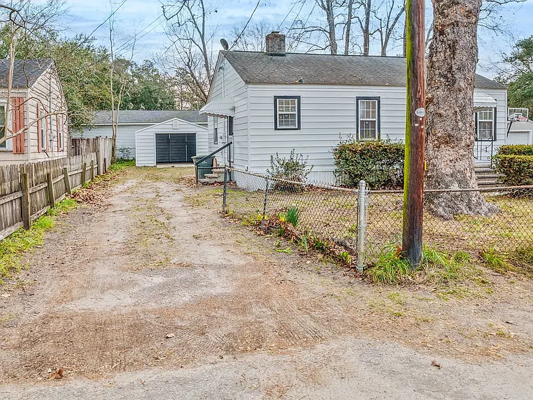 5744 Hoover Ave — Photo 4