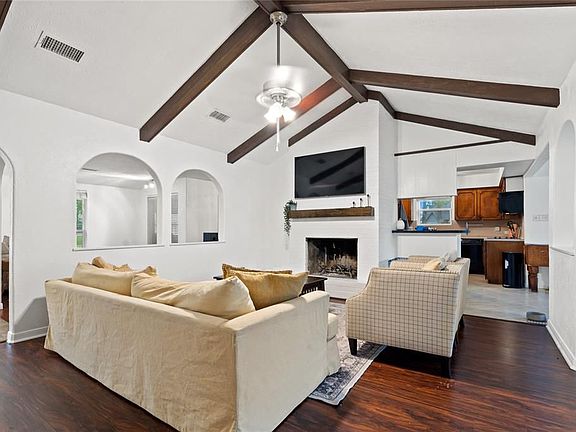 5th image of 430 Woodvine Dr