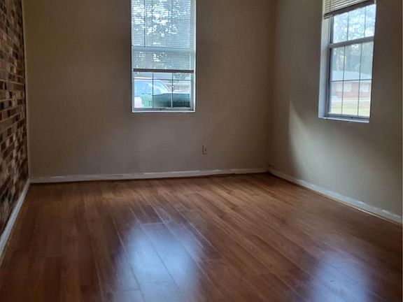 5th image of 592 Allgood Rd