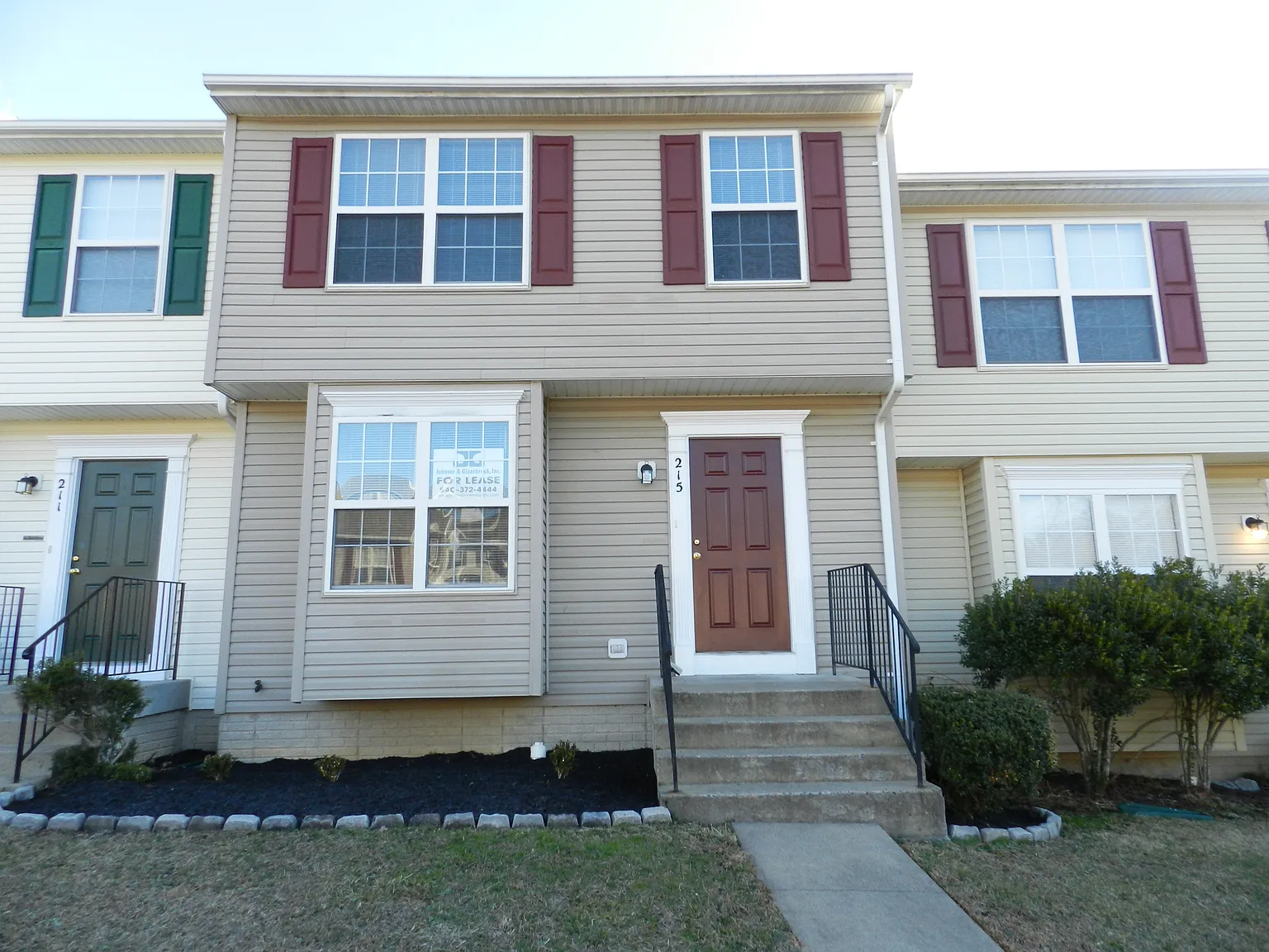 215 Merrill Ct photo 1