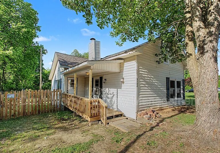 3504 Brevard St — Photo 1