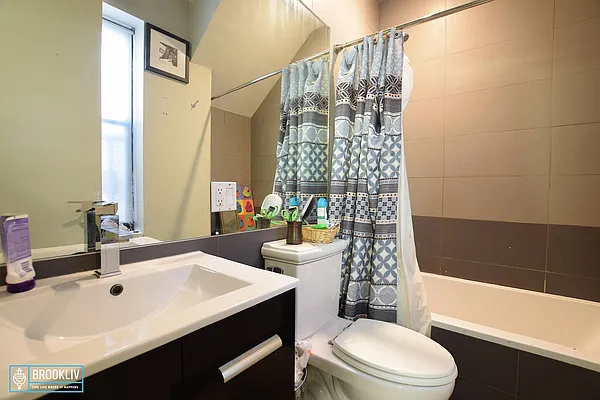 Rented by null | media 5