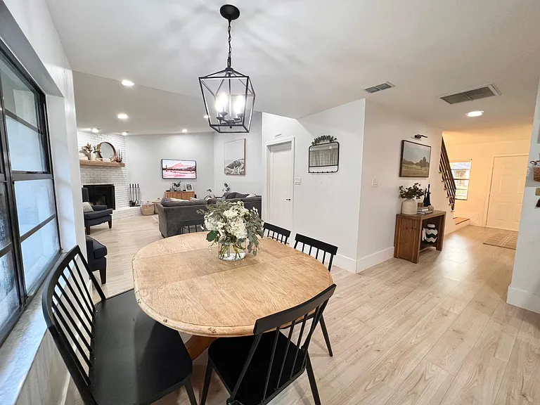 1352 Corner Oaks Dr — Photo 24