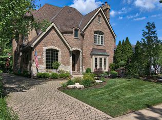 228 S Waiola Ave, La Grange, IL 60525