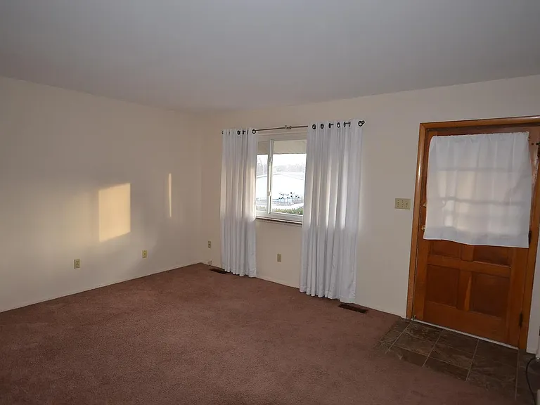 1359 Brittain Woods Rd — Photo 8