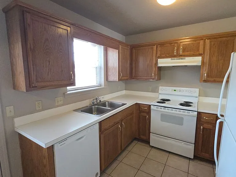 612 N Detroit Ave #A — Photo 7