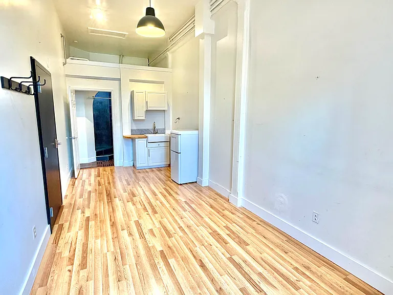 119 W Main St #H — Photo 1