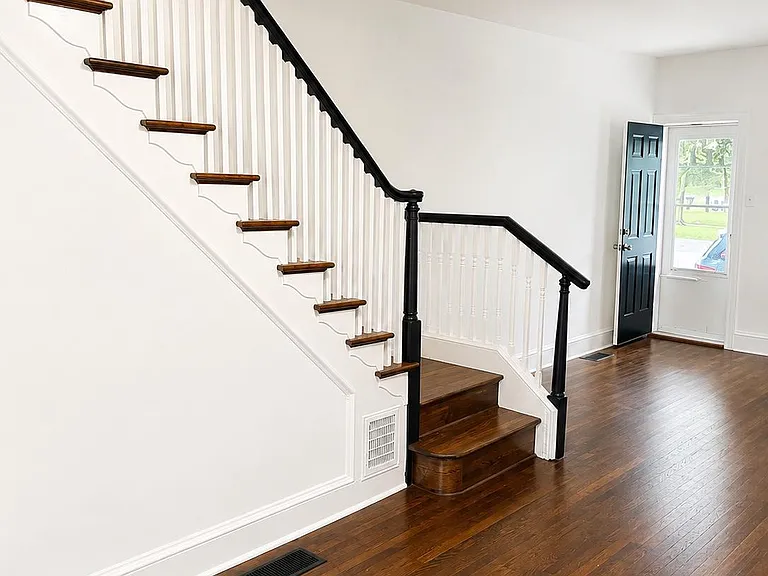 519 S Jackson St — Photo 2