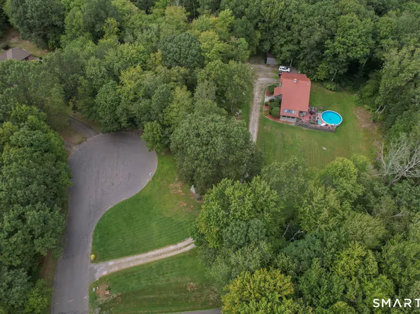 130 Fairhaven Drive, Middlebury, CT 06762