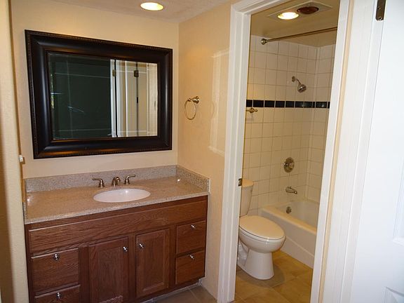 5th image of 2450 Larkspur Ln APT 320