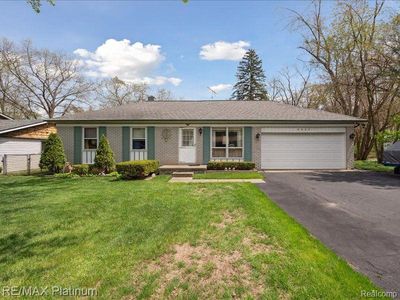 2338 Roselawn St, Wolverine Lake, MI, 48390