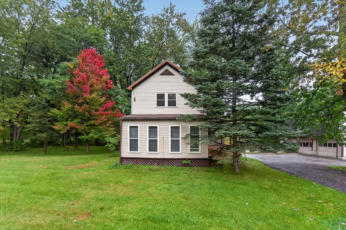 3 bed, 1687 sqft, $2,195 — Photo 1