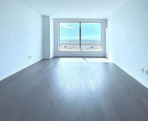 1st image of 1 City Poin APT 47G
