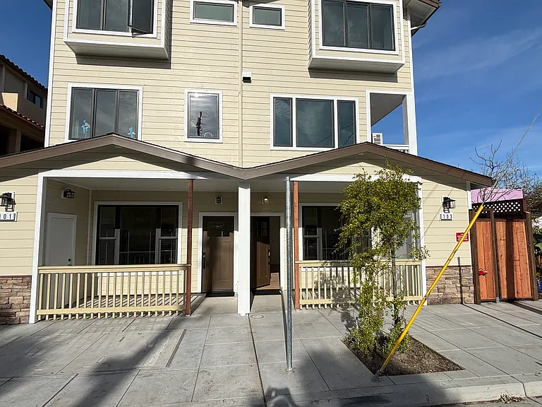 447 Main St #1 — Photo 8