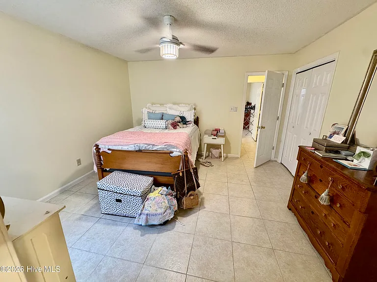 233 Wyndham Cir #A — Photo 12