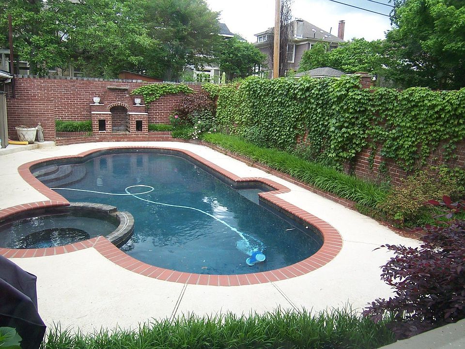 Pool with new plaster/tile