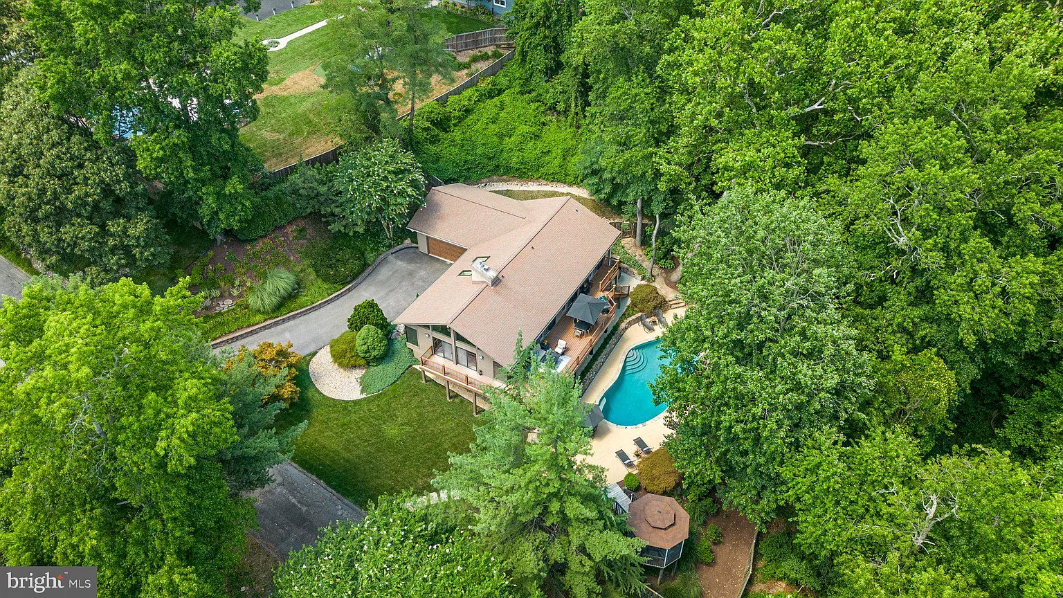 430 Rivendell Ln photo 1