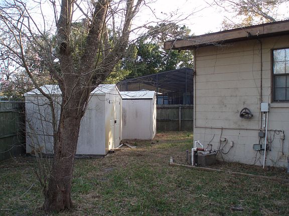 4th image of 3255 Fruitwood Ln