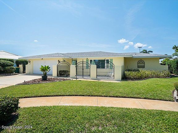 3rd image of 472 Bridgetown Ct
